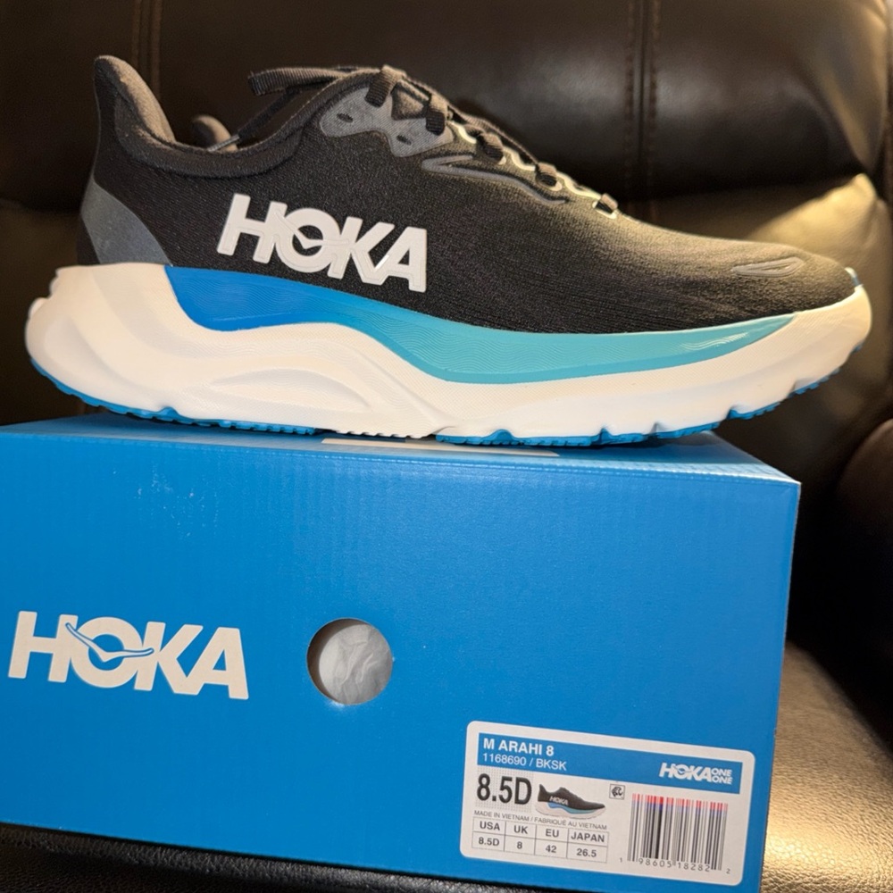 Man's Sneakers & Athletic Shoes Hoka Arahi 8. Size 8.5 D